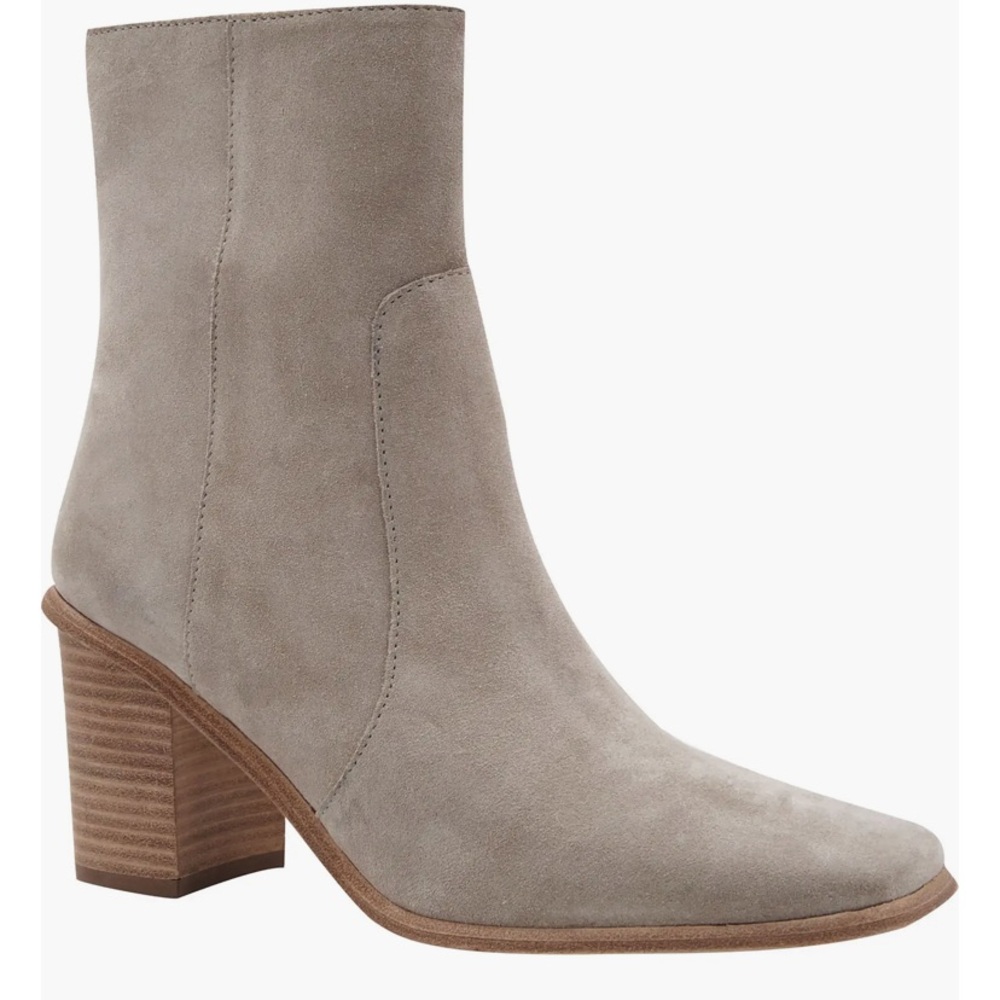 NEW Andre Assous Light Gray Grey Suede Ankle Boots Booties, size 10